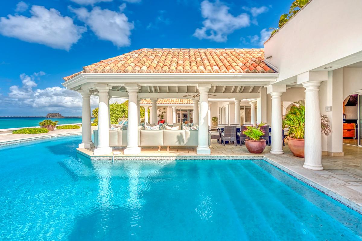 Unique Villa rental St Martin - Pool dining
